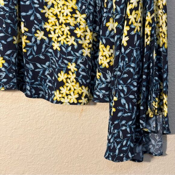 Zara Smocked Crop Swing Bell Sleeve Lace Up Blouse Women’s XS Blue yellow Floral - Picture 5 of 10